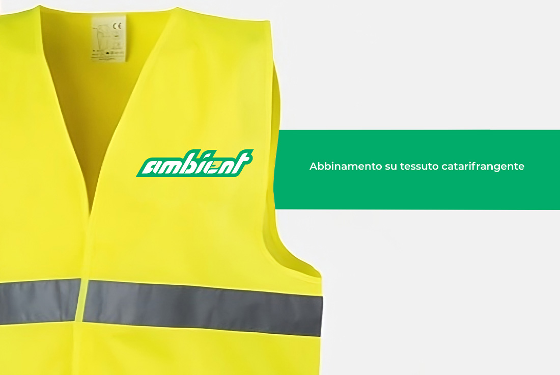 applicazione del logo su giacca lavoro applicazione del logo su giacca lavoro